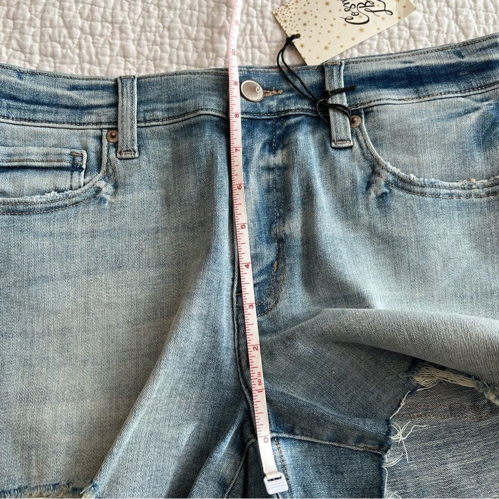 ✨ Cosmic Blue Love Women’s High Rise Cutoff Shorts 28 NWT Stitch Fix - Picture 11 of 11